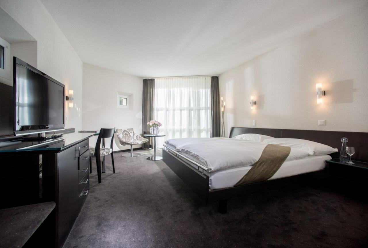 Grand Hotel Les Endroits La Chaux De Fonds Room photo
