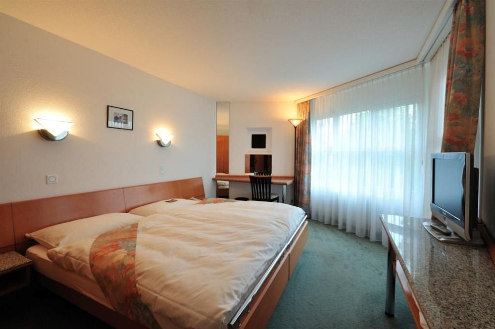 Grand Hotel Les Endroits La Chaux De Fonds Exterior photo